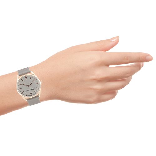 Reloj Nine West análogo cuero gris para mujer
