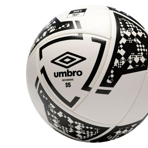Balón de futbol #5 Umbro