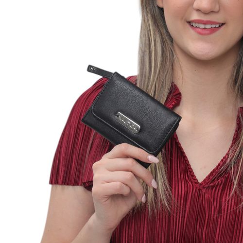 Billetera flap Nautica color negro para mujer