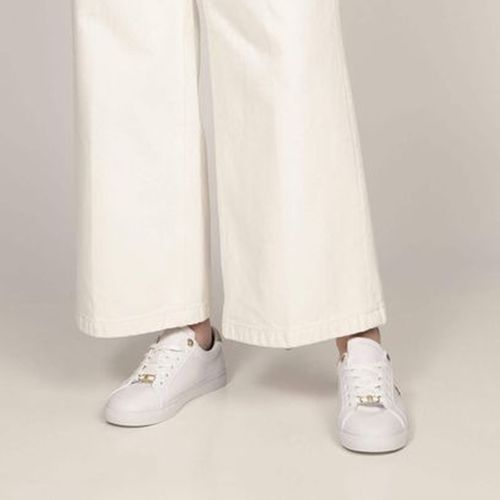 Zapato casual Tommy Hilfiger color blanco para mujer