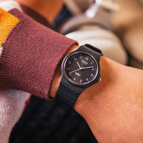 Reloj Casio análogo de resina negro para hombre