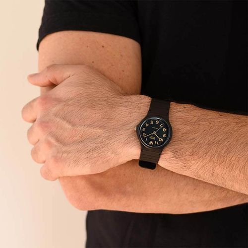 Reloj Casio análogo de resina negro para hombre