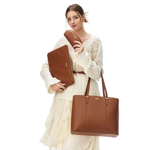 Cartera tote y portalaptop H&Co Carlotta color café para mujer